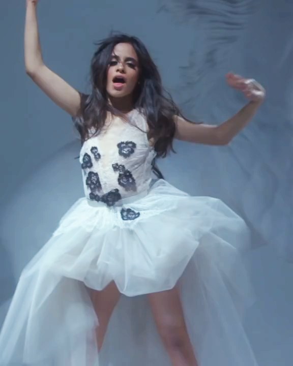 Fifth-Harmony-Sledgehammer1161